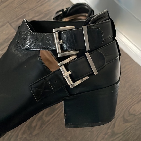 SENSO leather ankle booties with buckles - Picture 4 of 7
